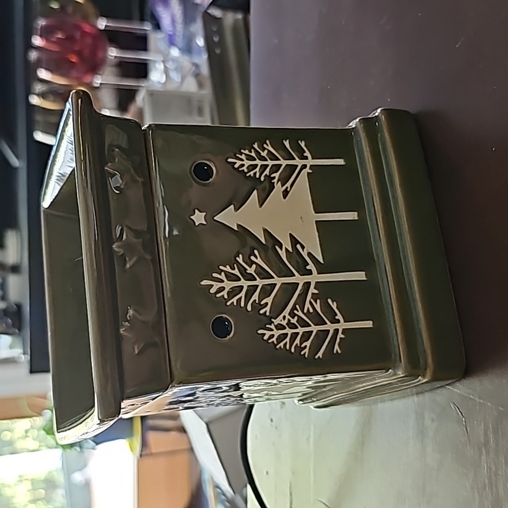 Scentsy TANNENBAUM full-size wax warmer
